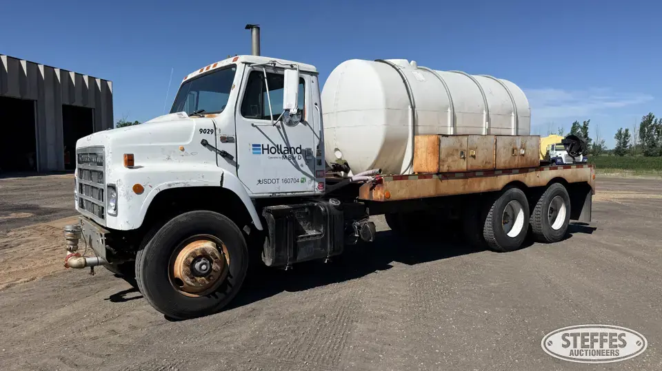 1984 International S2300 Water Truck