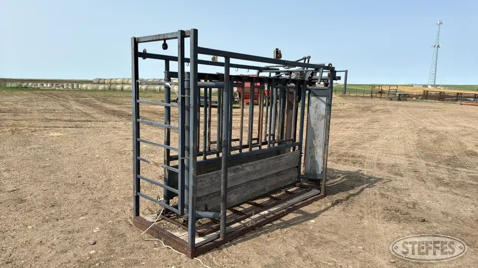 Pearson Squeeze Chute