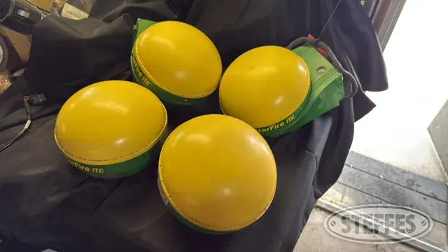 (4) John Deere iTC receivers