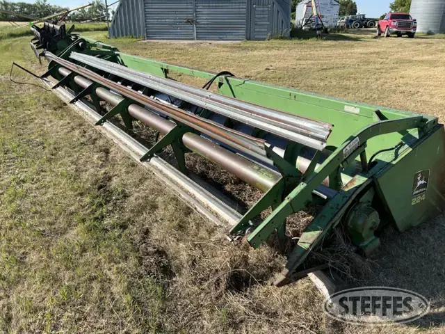 John Deere 224