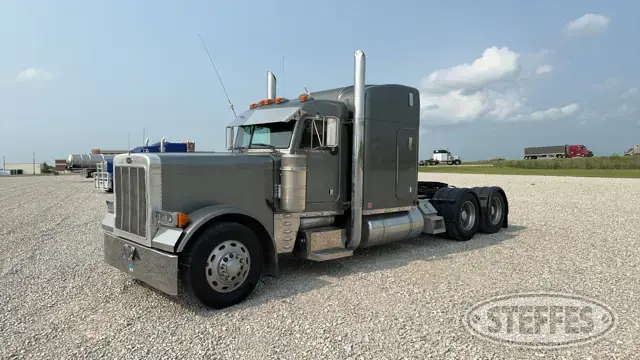 2000 Peterbilt 379
