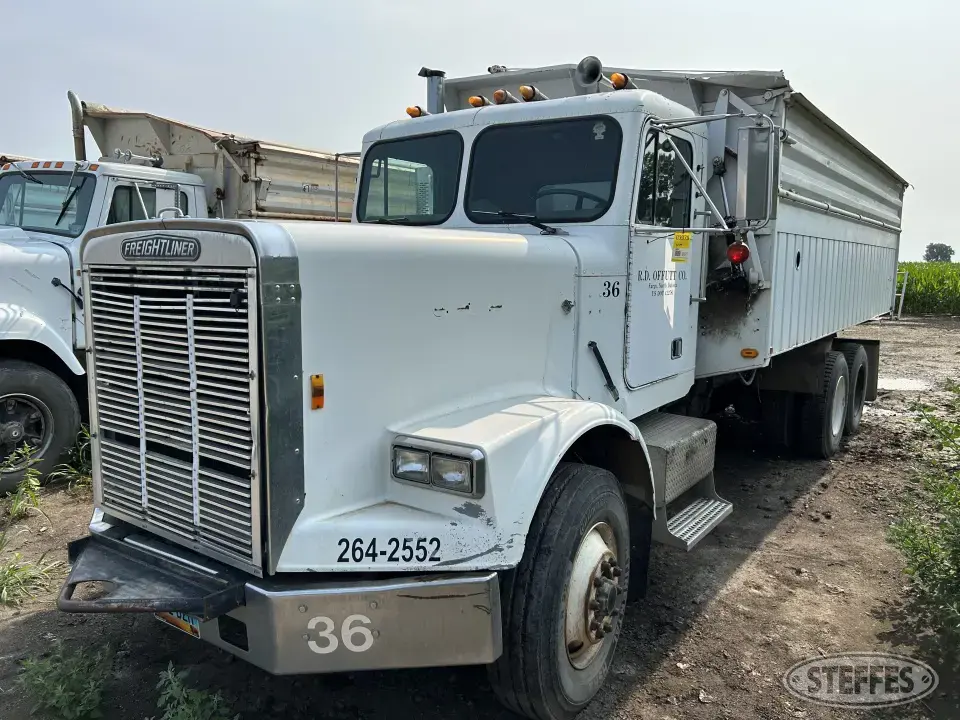 1986 Freightliner Conventional Specialty Truck
