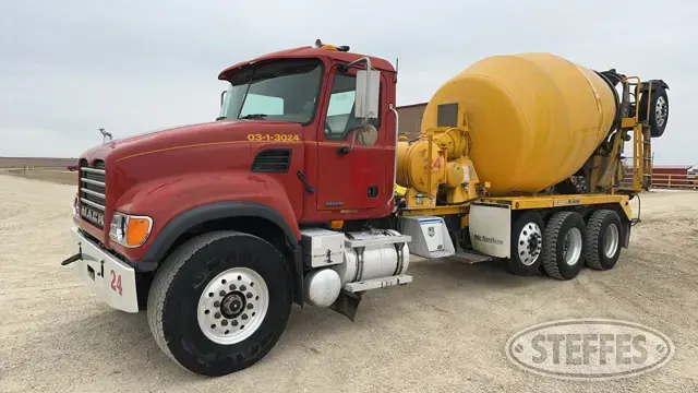 2003 Mack CV513 Granite Bridge Formula
