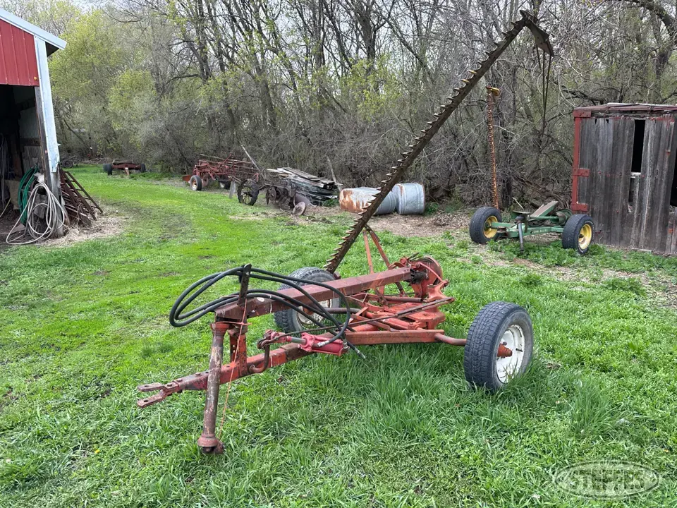 International 100 Sickle Mower