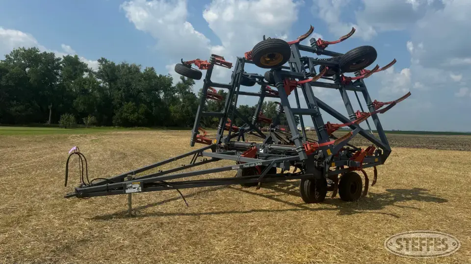 Flexi-Coil 340 Chisel Plow