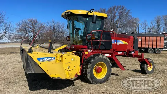 2014 New Holland H8060