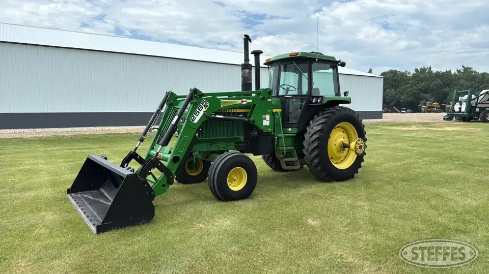 1988 John Deere 4650 2WD Tractor