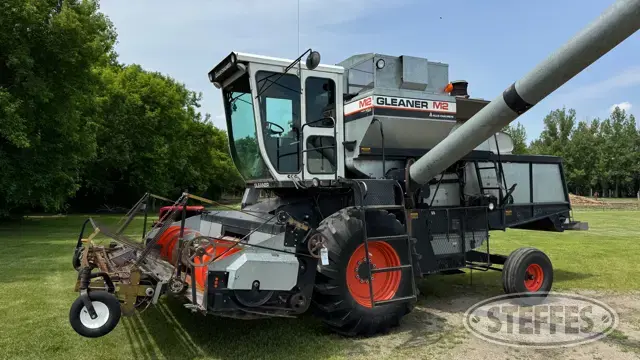 1977 Gleaner M2