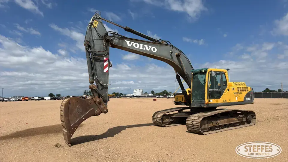 2005 Volvo EC240B LC Excavator