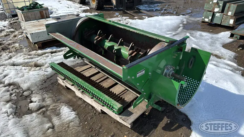 2012 John Deere S690 straw chopper Ag Equipment Part