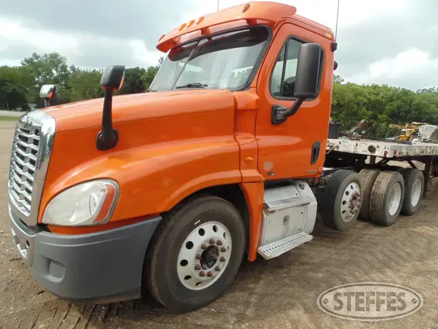 2011 Freightliner Cascadia 125