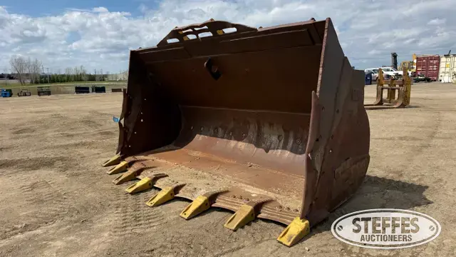 CAT wheel loader bucket