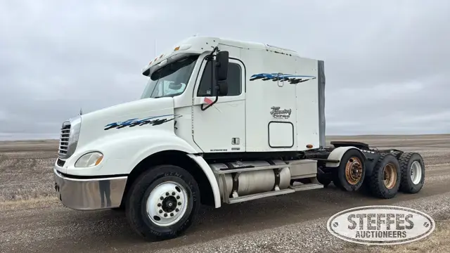 2005 Freightliner Columbia 112