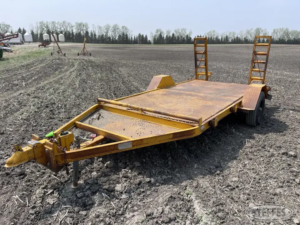 Single axle utility trailer