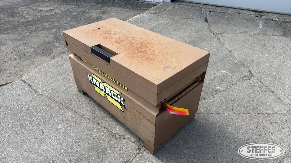 Knaack 4824 Jobmaster Storage and Bench