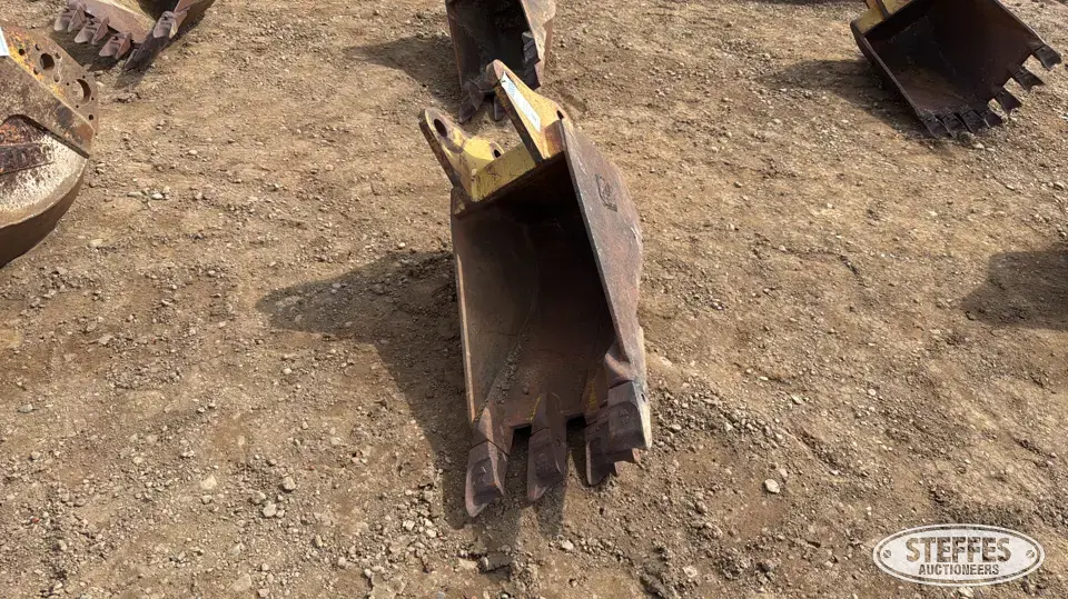 Hensley loader backhoe frost bucket Loader Backhoe Attachment