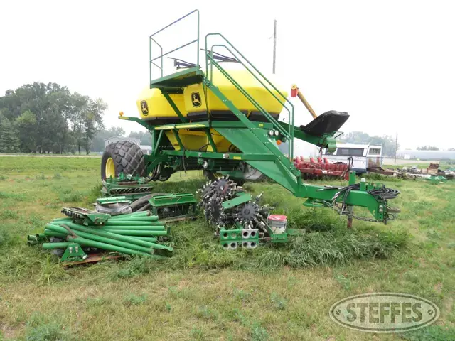 John Deere 1910