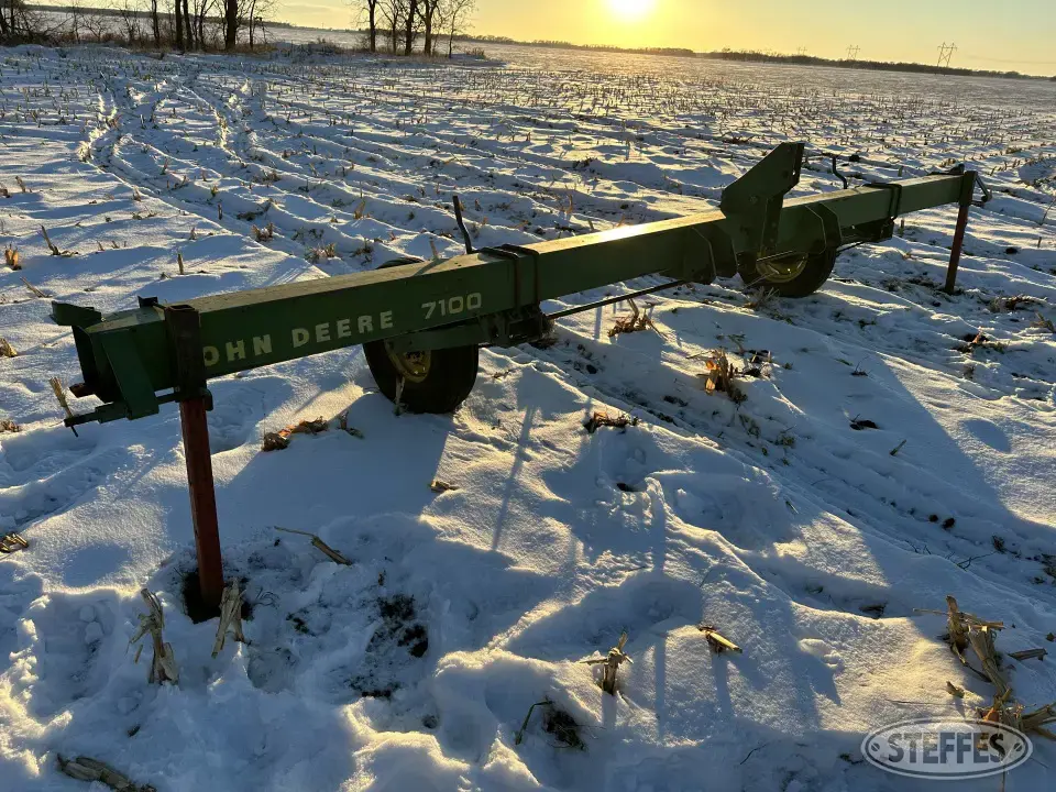 John Deere 7100 Ag Equipment Part