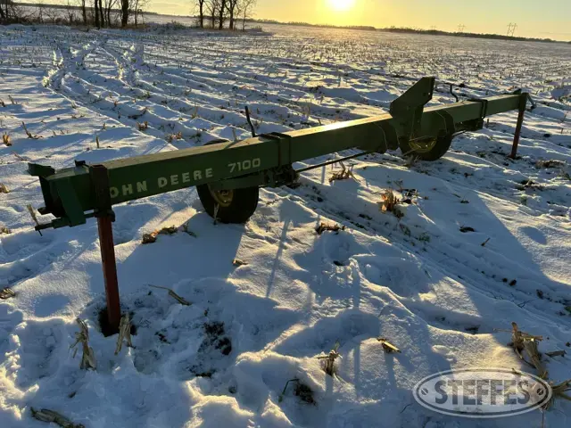 John Deere 7100