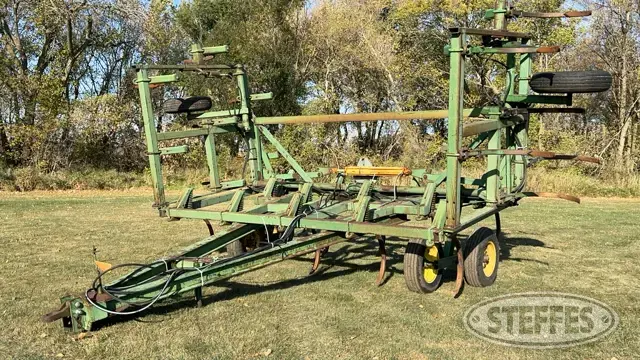 John Deere 1610