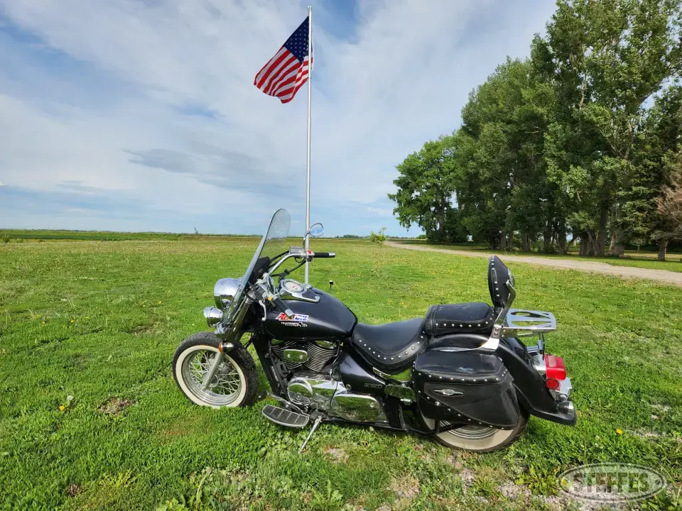 2006 Suzuki Boulevard C50T Motorcycles and Scooter