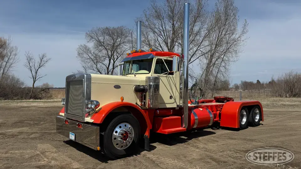 1982 Peterbilt 359 Conventional Truck without Sleeper