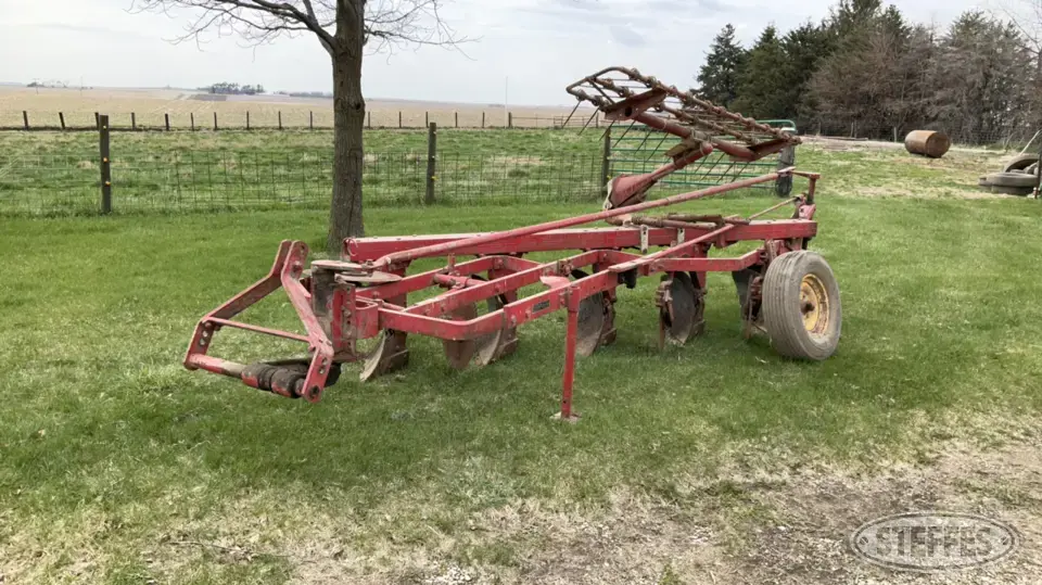Massey Ferguson 88 Plow