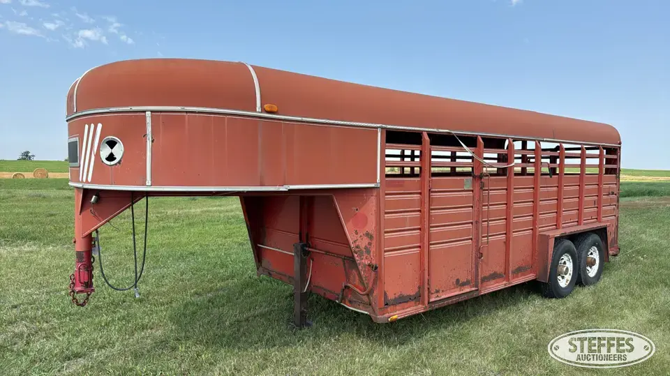 1989 Keifer Built Stockmaster Deluxe Gooseneck Livestock Trailer