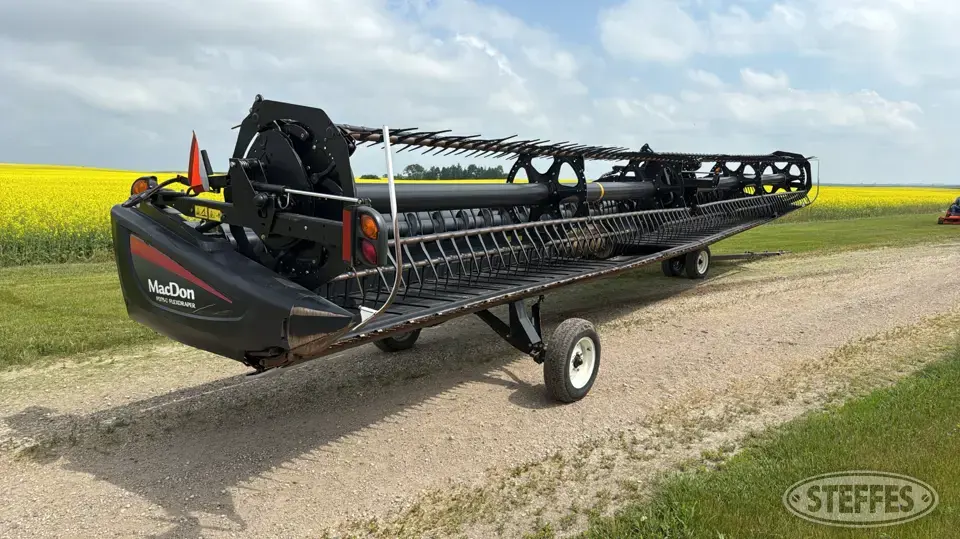 2015 MacDon FD75 Draper Head