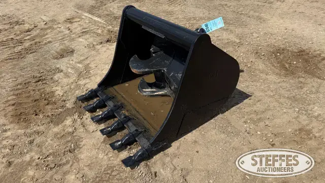 CAT excavator bucket