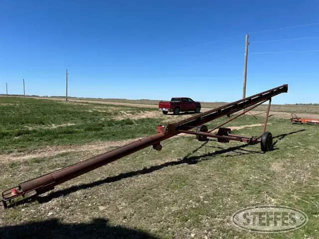1976 Versatile LT8