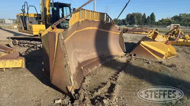 CAT D8