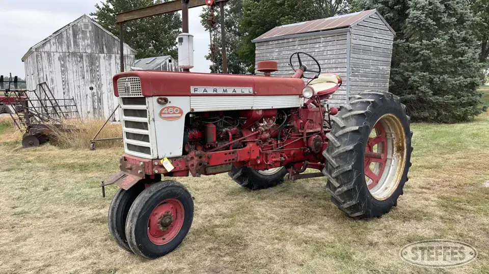1959 Farmall 460 2WD Tractor