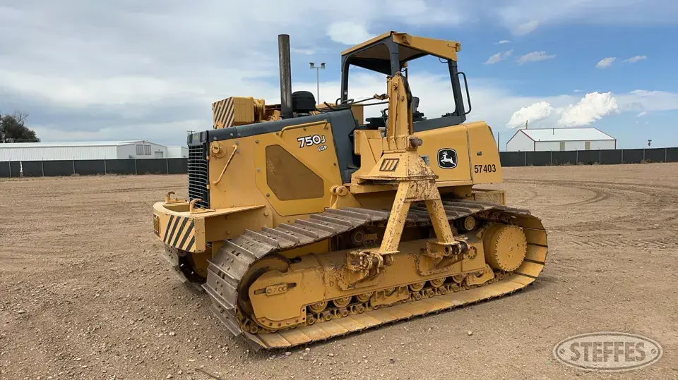 2008 Deere 750J LGP W/2008 Midwestern M560 Dozer