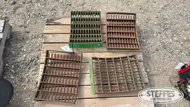 John Deere rotor grates