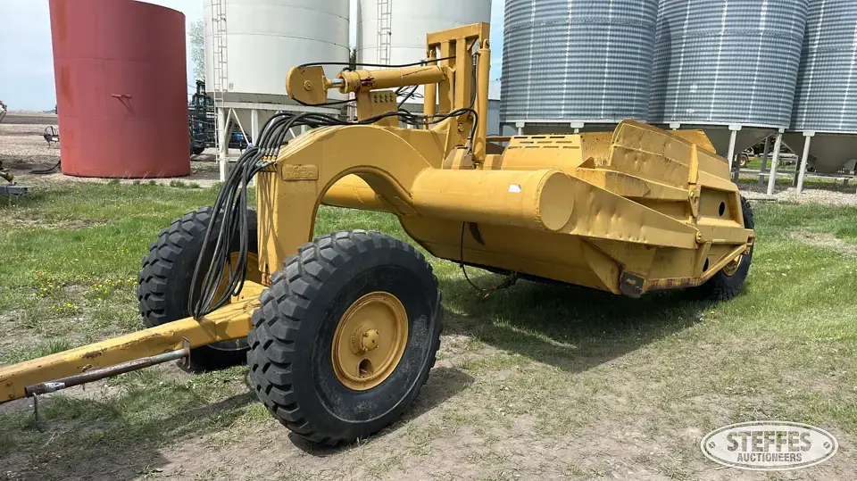 CAT 60 Pull Scraper