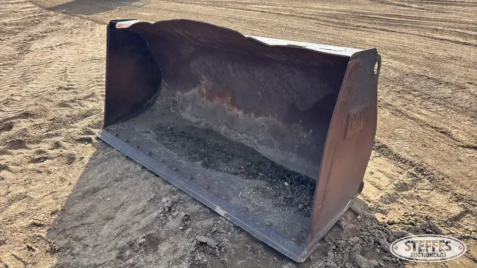CAT 902 bucket Skid Steer Bucket
