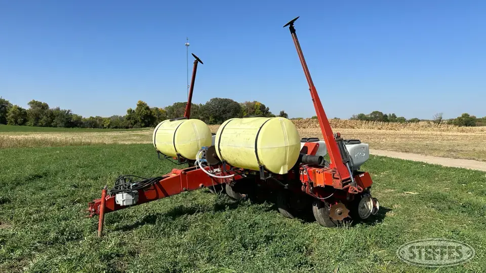 White 5100 Less Than 12 Row Planter