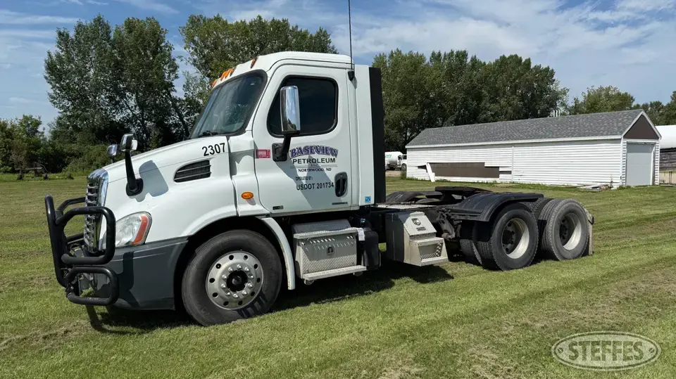 2012 Freightliner Cascadia 113 Conventional Truck without Sleeper