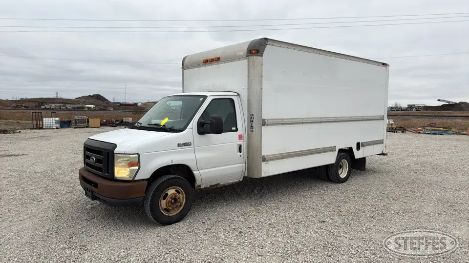 2008 Ford E-350 Single Axle Boxed Truck