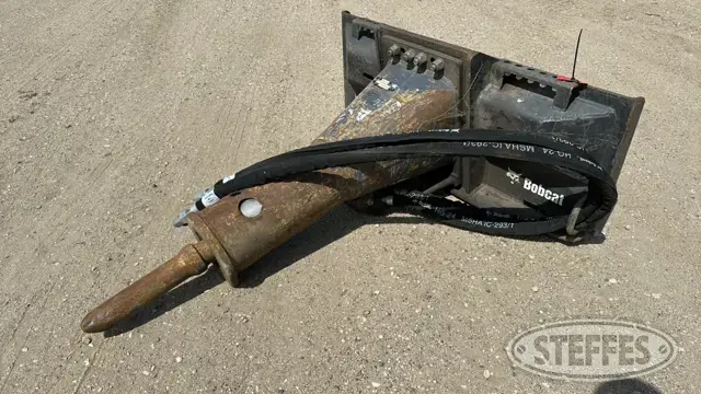 Bobcat HB 880