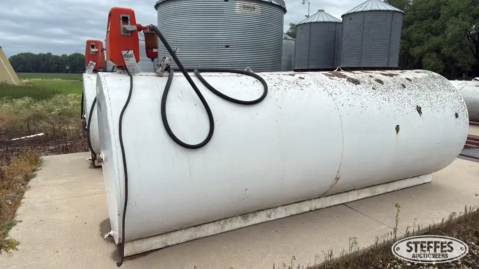 1,000 gal. fuel tank