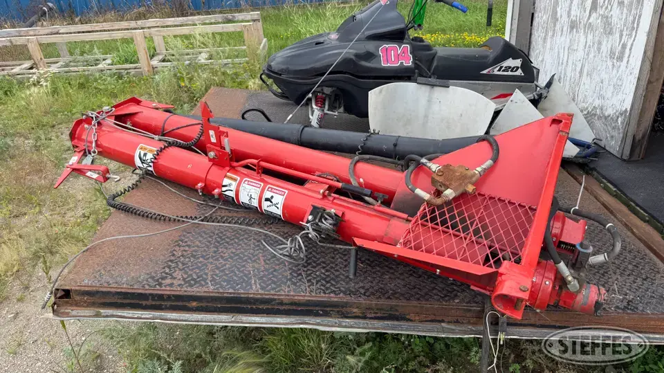 Unverferth Transfer-Jump Augers and Conveyor