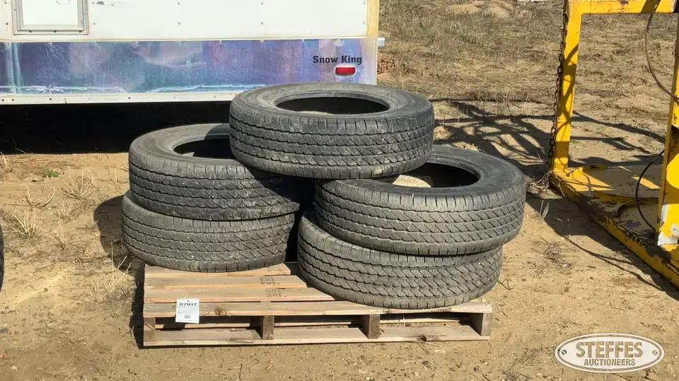 (5) LT245/70R17 tires Passenger-Light Truck Tire