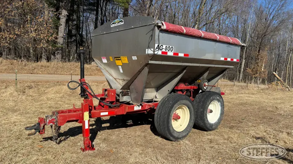 Ag Systems AG-800 Pull-Type Dry Spreader