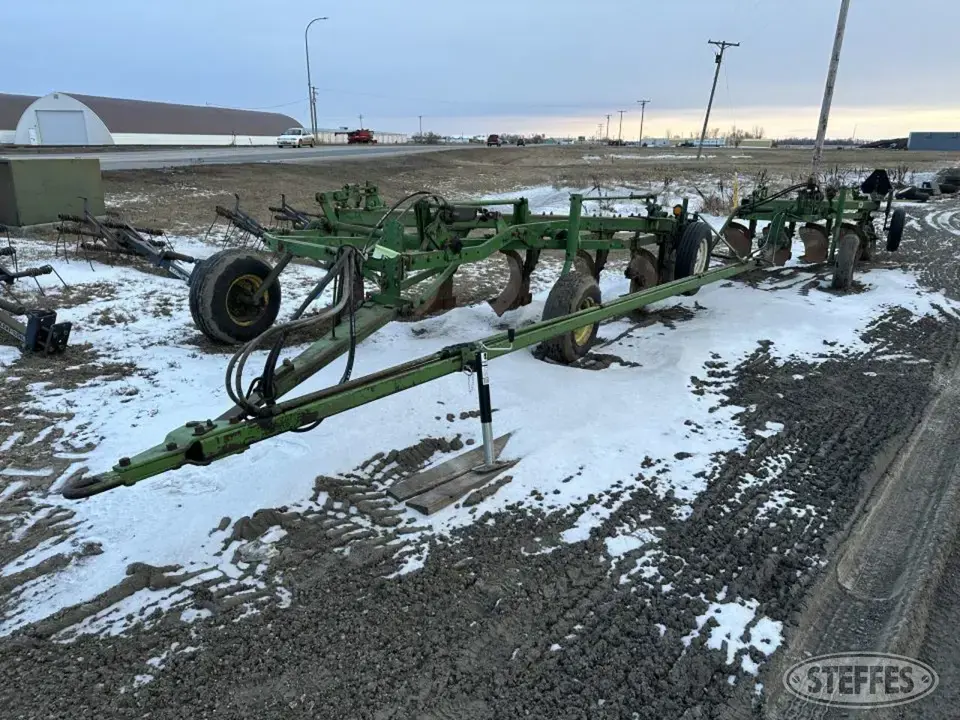 John Deere 3100 Plow