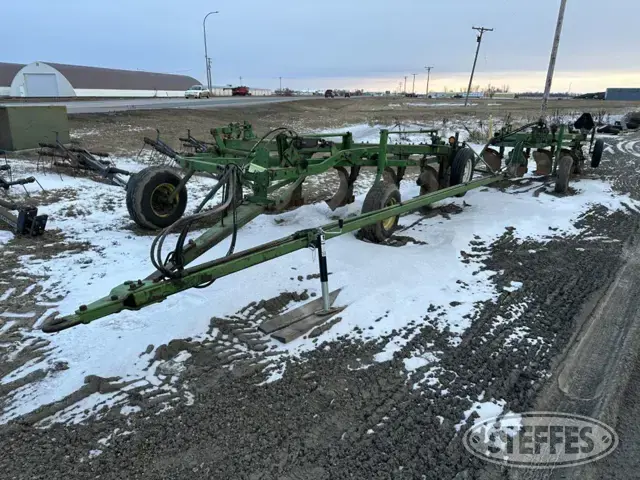 John Deere 3100