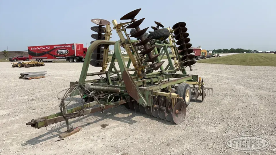 John Deere 230 Disc