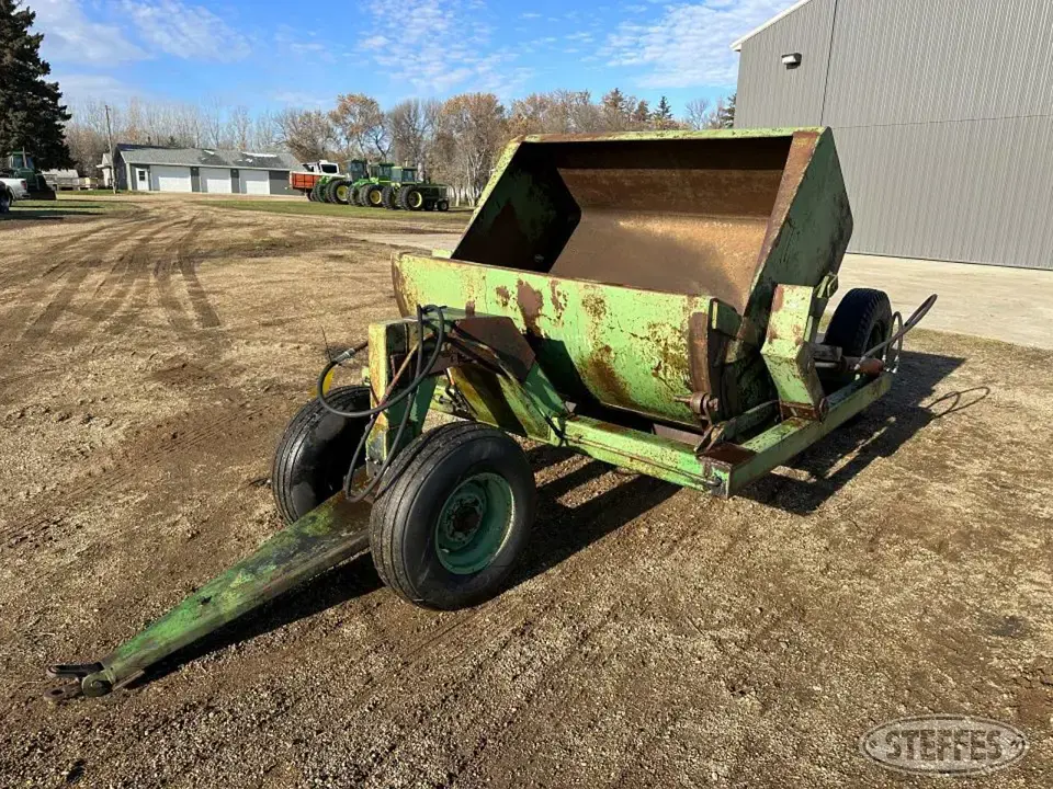 Crown 600 Pull Scraper