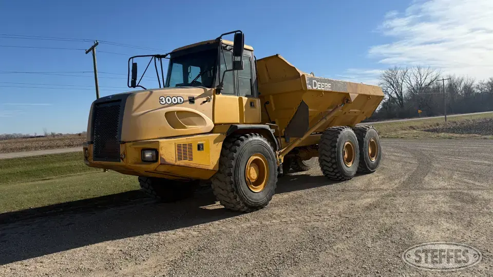 2006 Deere 300D Articulated Dump Truck